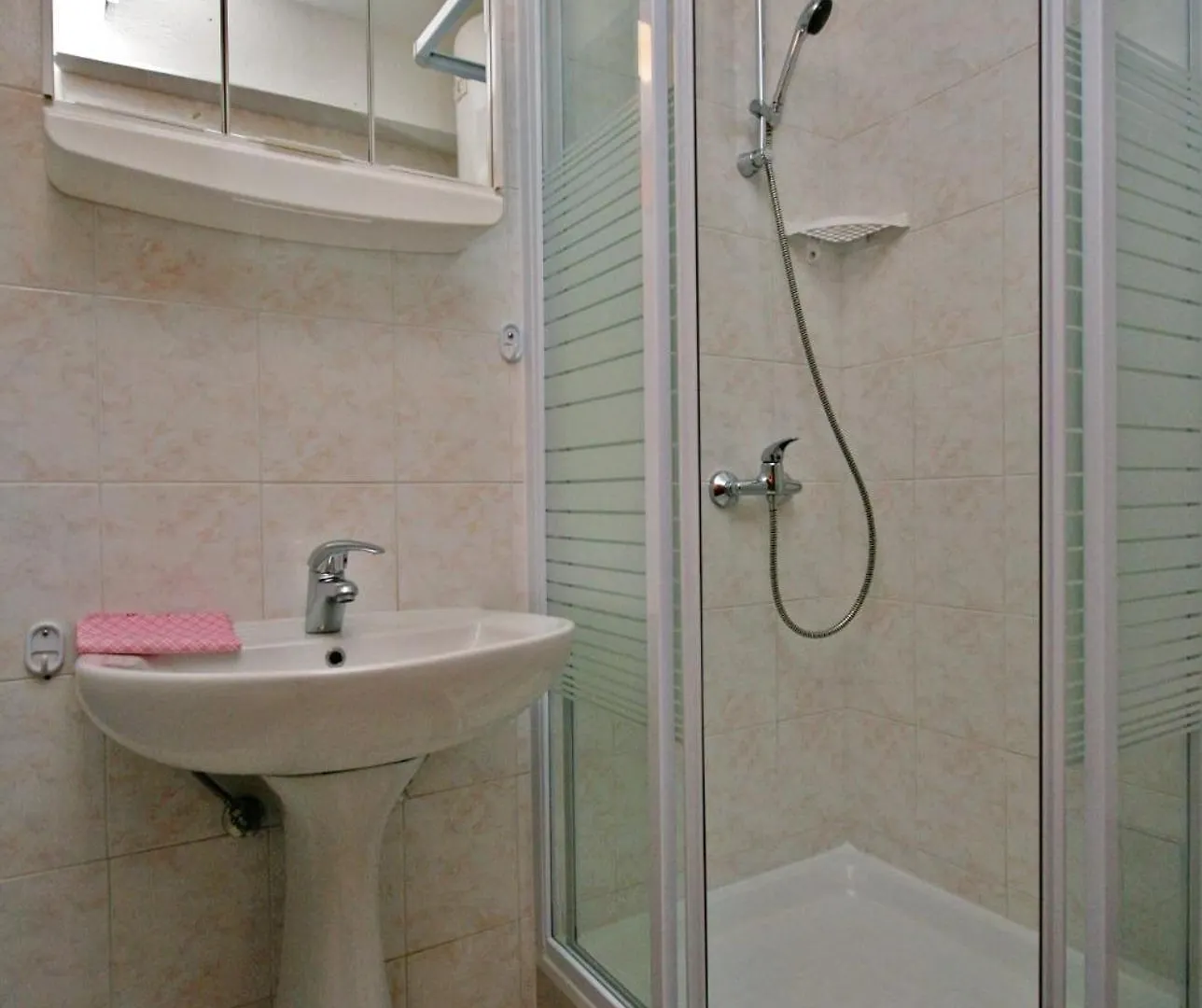 Family Friendly Apartments With A Swimming Pool Crikvenica - 5489